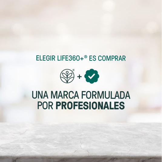 Texto promocional de Life360+ sobre fondo difuminado y superficie de mármol, marca profesional.